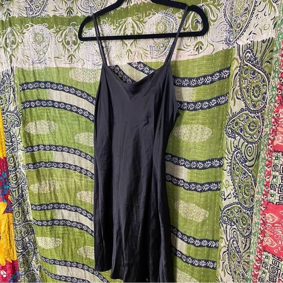 Vintage 90's Victoria's Secret Black Silk Chemise Size Medium - Picture 6 of 12